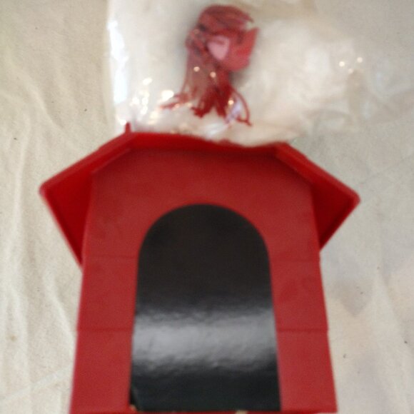 Vintage Teleflora Valentine's Day Flying Ace Plush Snoopy and Dog House Flower P - Picture 4 of 8